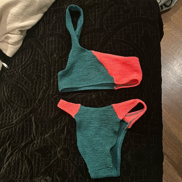 Bond Eye Bikini - Picture 2 of 5